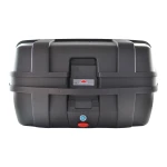 Baul portacascos para moto 47L YM-0885 mostrando capacidad y cerradura