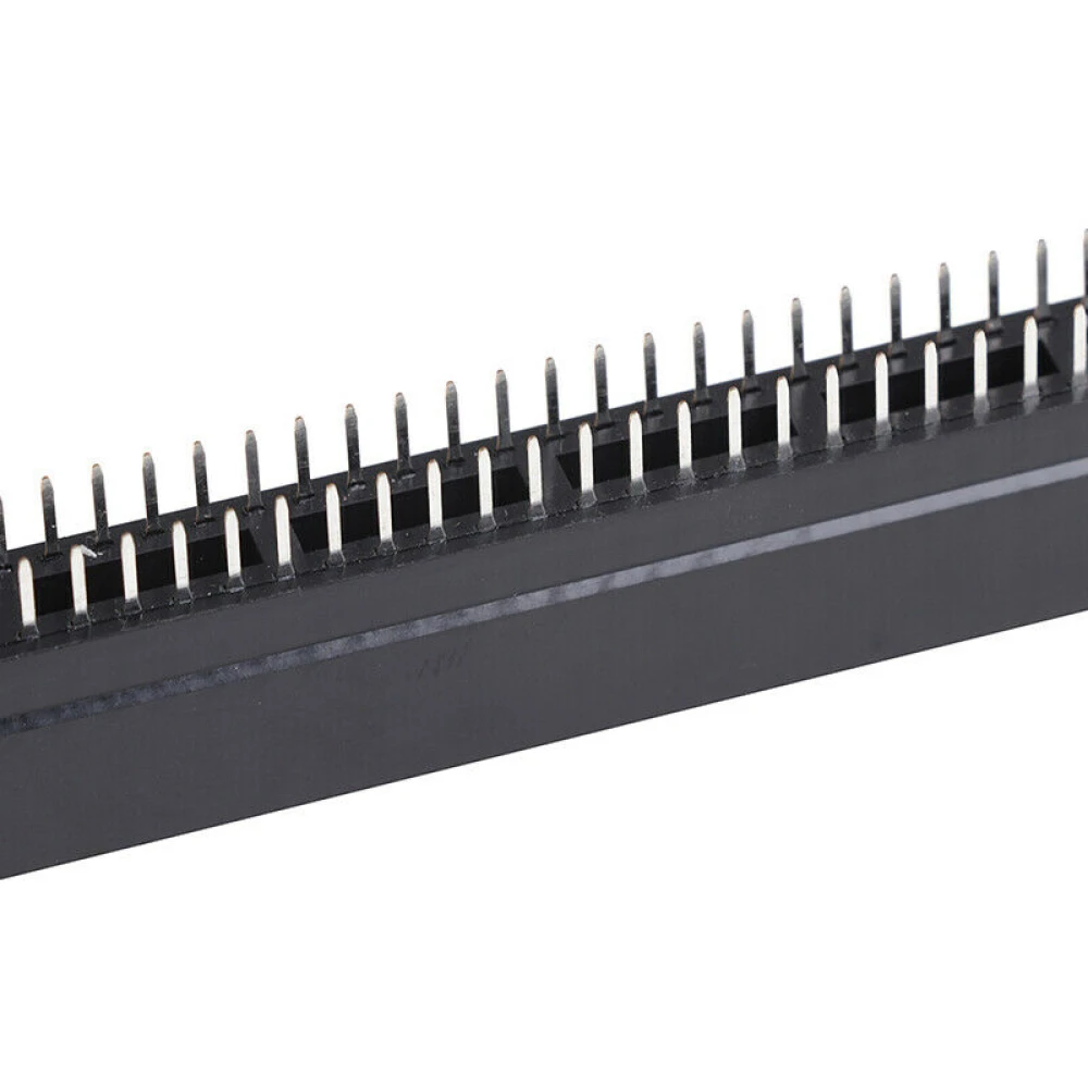 Detalle del conector metálico para cartuchos Sega Mega Drive