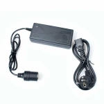 Detalle del conector para encendedor de coche del convertidor 220v a 12v 5a 60w